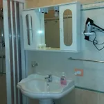 فندق مبيت وإفطار Il Laghetto كاستروفيلاري