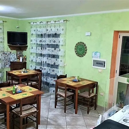 Il Laghetto Couette-café