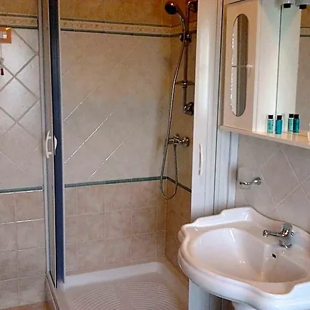 Il Laghetto Bed and Breakfast Καστροβιλάρι