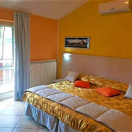 Il Laghetto 4* Καστροβιλάρι