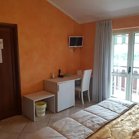 Bed and Breakfast Il Laghetto Καστροβιλάρι